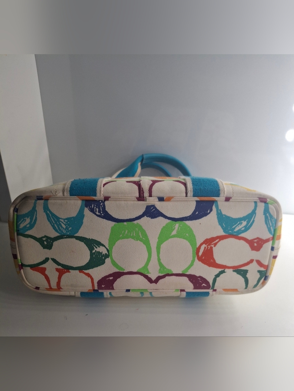 Coach Vintage Hampton Scribble Signature Multicolor Tote bag 5660 EUC - Picture 3 of 6
